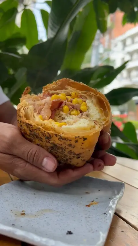 Pastel Súper cheese & bacon con queso, tocineta y maíz